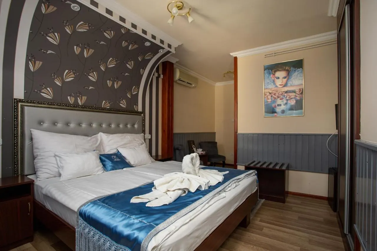 Illés Hotel Szeged 3*,